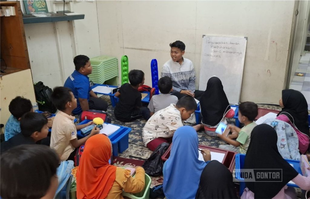 Misi Edukasi di Negeri Jiran: KKN UNIDA Gontor Memulai Pengabdian di Sanggar Bimbingan