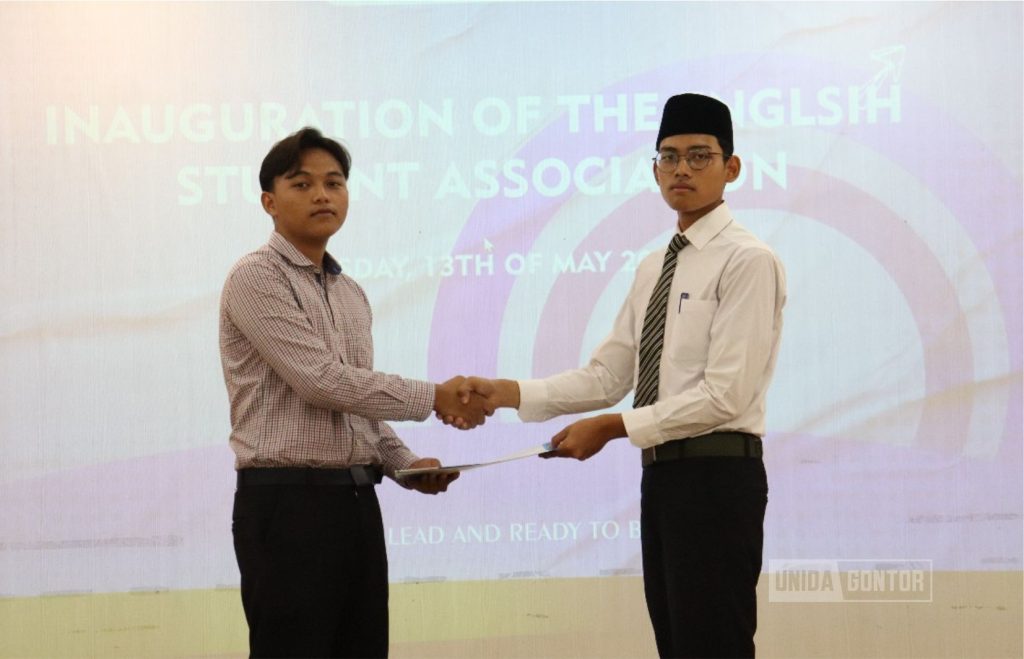 Pelantikan HMP Tadris Bahasa Inggris: Cetak Pemimpin Muda Berkualitas