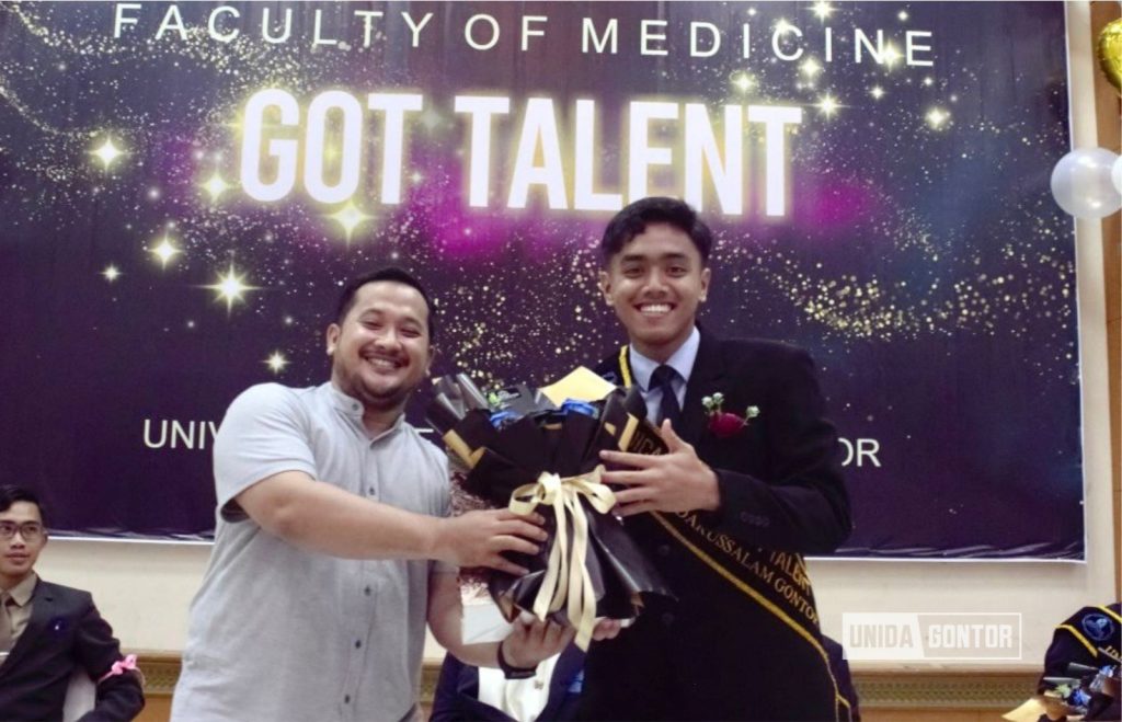 Finalis Duta Fakultas Kedokteran UNIDA Gontor 2024 saat mengikuti sesi presentasi esai di Hall CIOS
