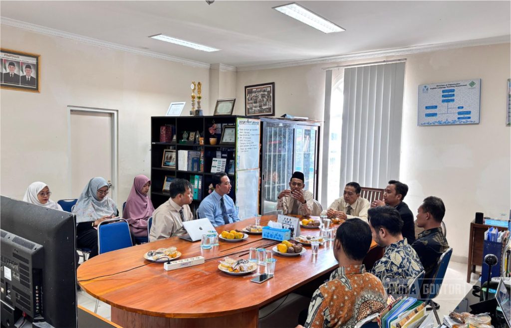 Diskusi kurikulum OBE Prodi Tadris Bahasa Inggris UNIDA Gontor bersama pakar pendidikan
