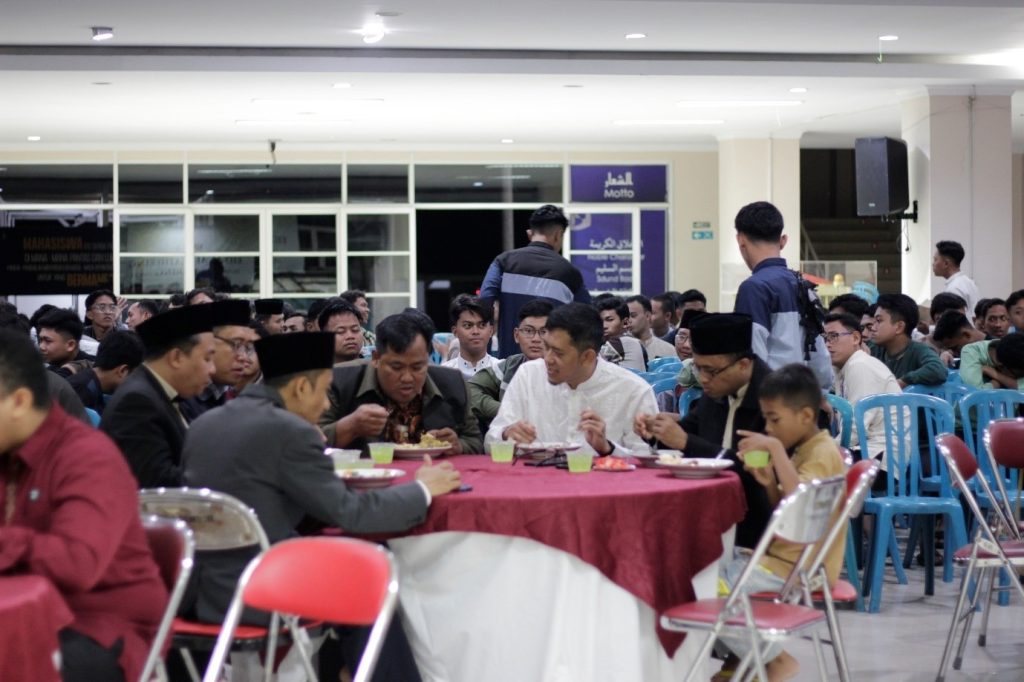 Suasana Haflah Tasyakkur dan Qurban Fakultas Ekonomi dan Manajemen UNIDA Gontor