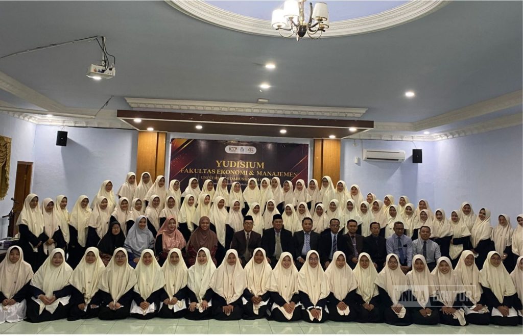 Yudisium Fakultas Ekonomi dan Manajemen UNIDA Gontor 2025