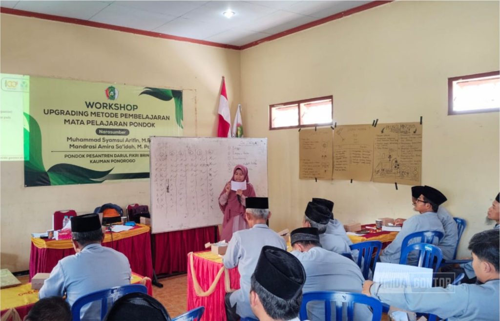 Prodi PBA UNIDA Gontor Utus Dosen Abdimas ke Pesantren