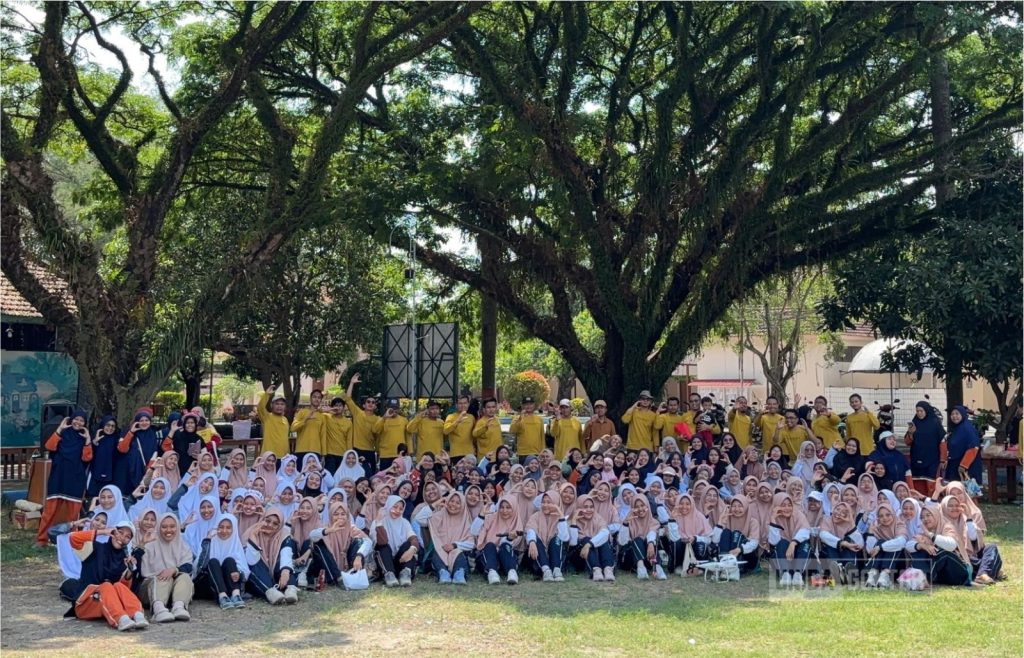 Mengikat Kebersamaan, Menjemput Keunggulan: Team Building, Outbond Training, dan Family Gathering Sivitas Akademika UNIDA Gontor