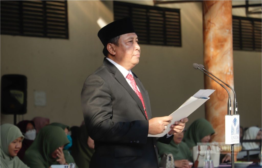 Upacara pengibaran bendera HUT RI ke-80 di UNIDA Gontor Putri Kelas C