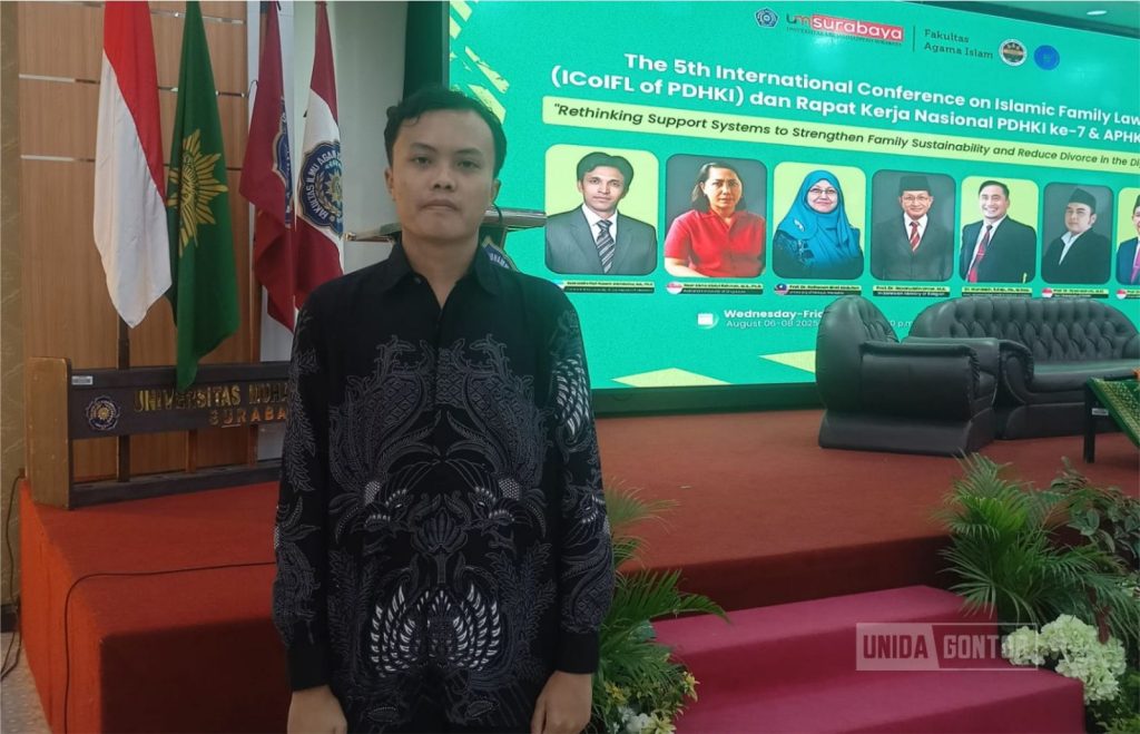 Delegasi UNIDA Gontor Berprestasi di ICOIFL Surabaya 2025