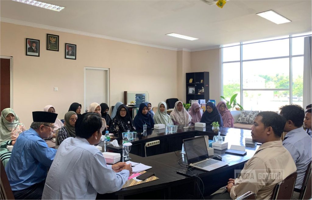 Refleksi Fakultas Humaniora UNIDA Gontor bersama KH. Ahmad Hidayatullah Zarkasyi
