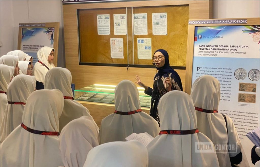 Kunjungan Mahasiswa Ekonomi Islam UNIDA Gontor ke De Javasche Bank Tingkatkan Pemahaman Sejarah Ekonomi Indonesia