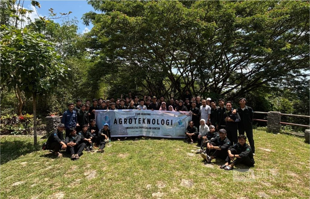 Mahasiswa Agroteknologi UNIDA Gontor Pelajari Permakultur di Bumi Langit