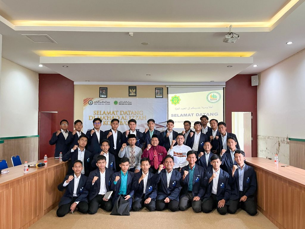 Mahasiswa IQT UNIDA Gontor Pelajari Sistem Pembelajaran Al-Qur’an Izzati di Ma’had Al-Izzah Batu