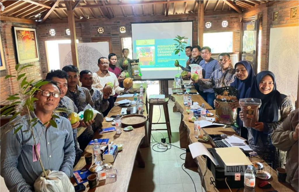 UNIDA Gontor Dampingi Petani Menuju Sertifikasi Organik di PT Dwi Saputra Agro
