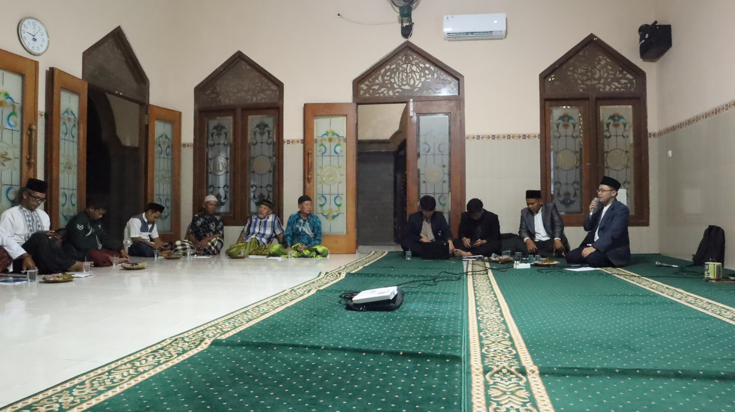 Suasana kegiatan CMS UNIDA Gontor dalam edukasi hukum waris Islam kepada masyarakat dan mahasiswa.