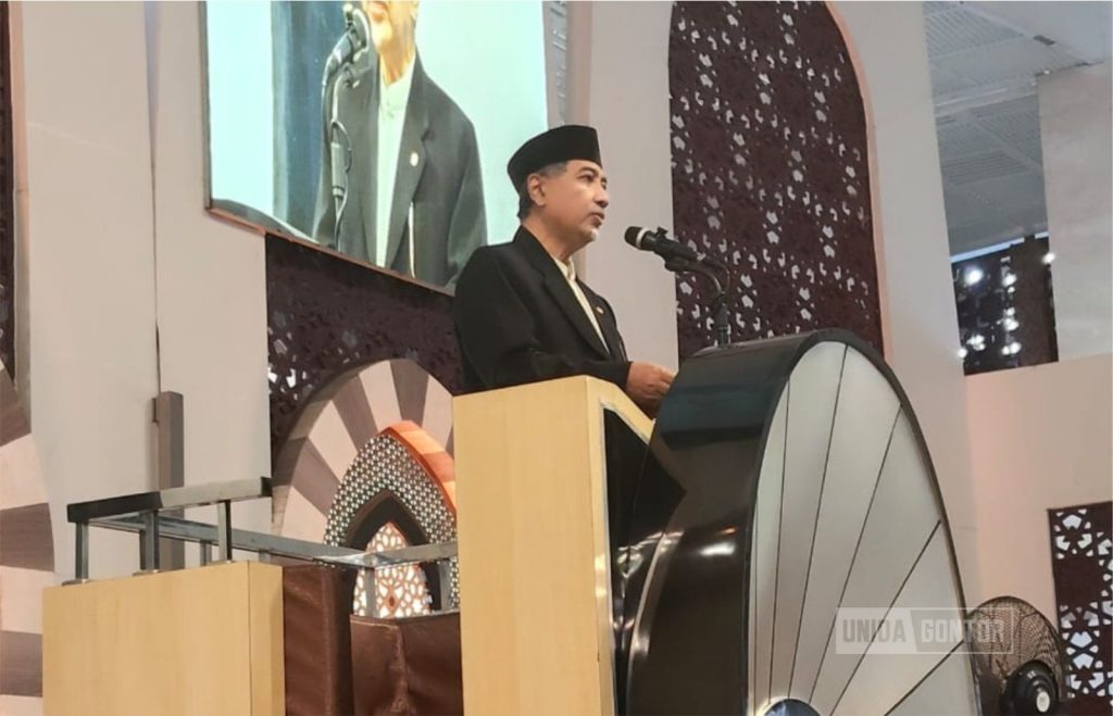 Rektor UNIDA Gontor Khutbah Jumat di Masjid Raya Syekh Ahmad Khatib Sumbar