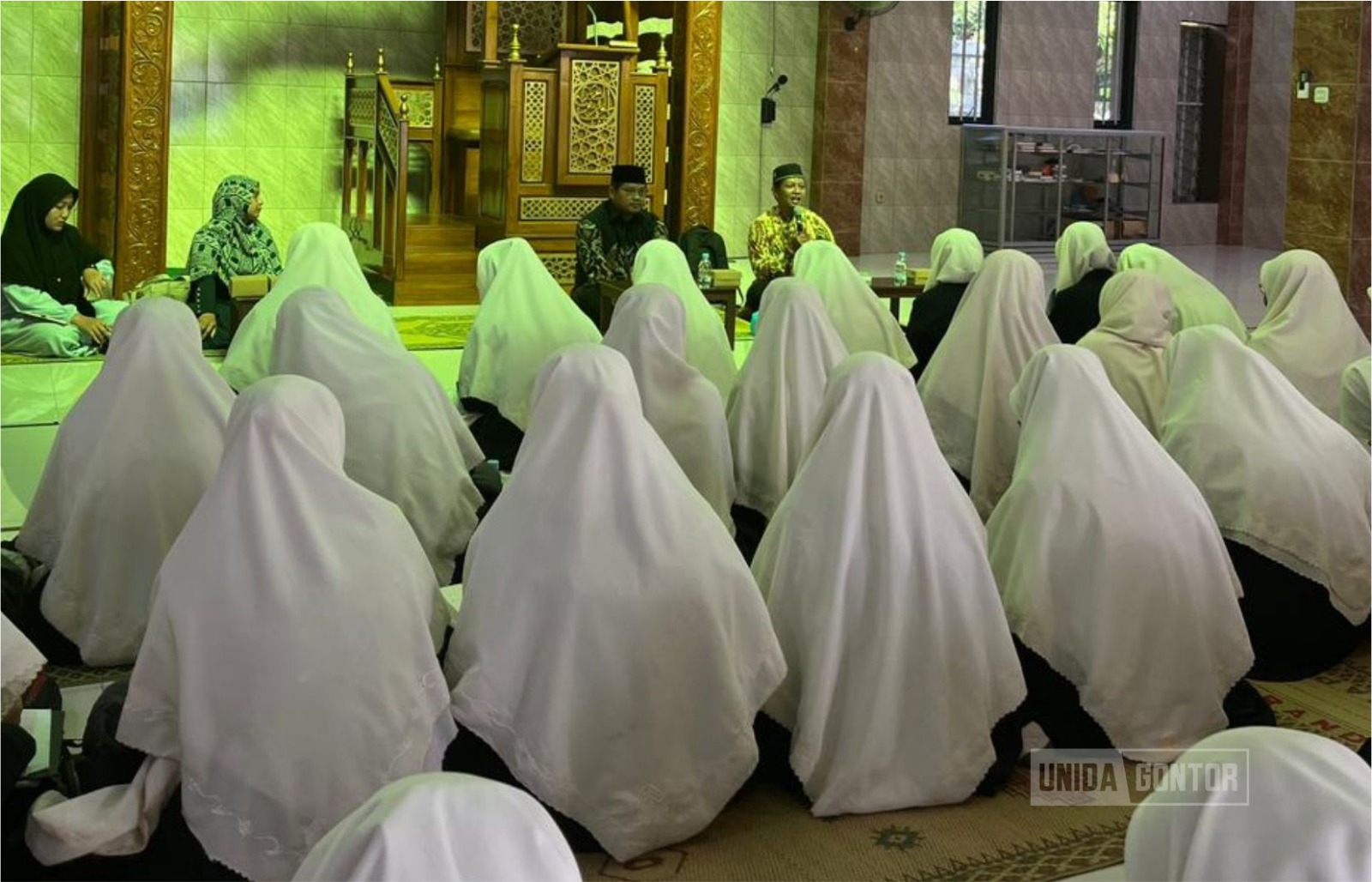 Mahasiswi IQT UNIDA Gontor melakukan Studi Akademik di Sekolah Tahfidz Balita Zahrawain Surakarta, mengamati langsung pembelajaran tahfidz Al-Qur’an balita dengan Metode Zahrawain.