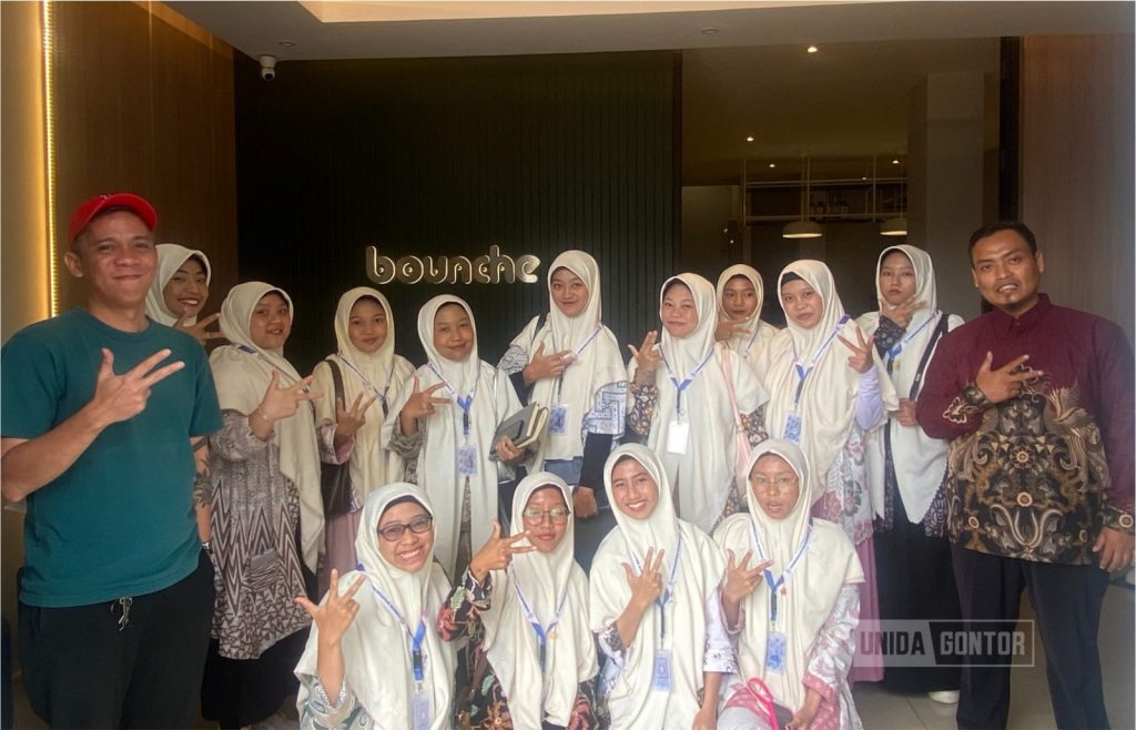 Studi Akademik Mahasiswi Ilkom UNIDA Gontor ke Bounche Agency Jakarta