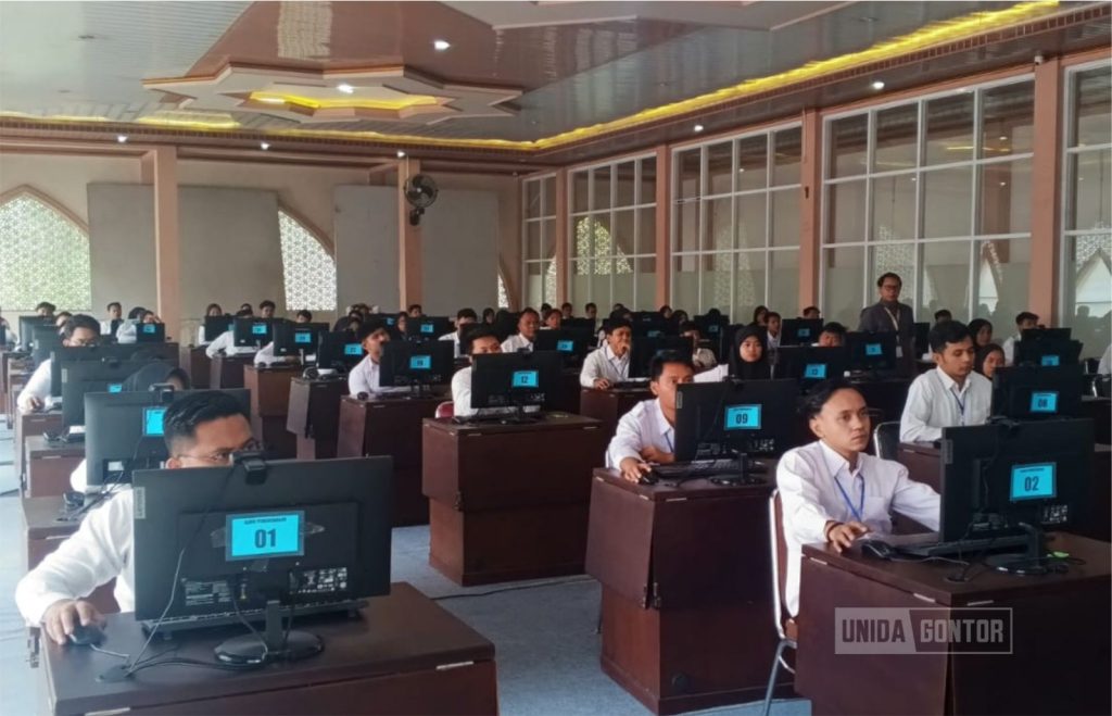 UNIDA Gontor Tes Calon Perangkat Desa Sambirejo di Lab CBT Kampus C