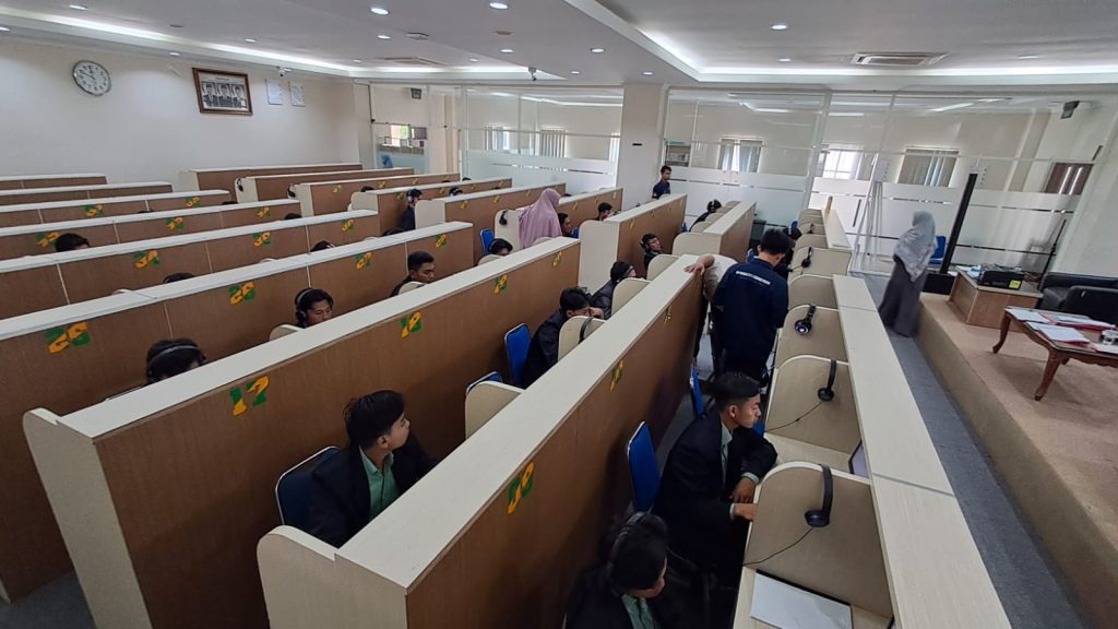 UTS Bahasa DPB UNIDA Gontor Didik Mahasiswa Taat dan Unggul Beradab