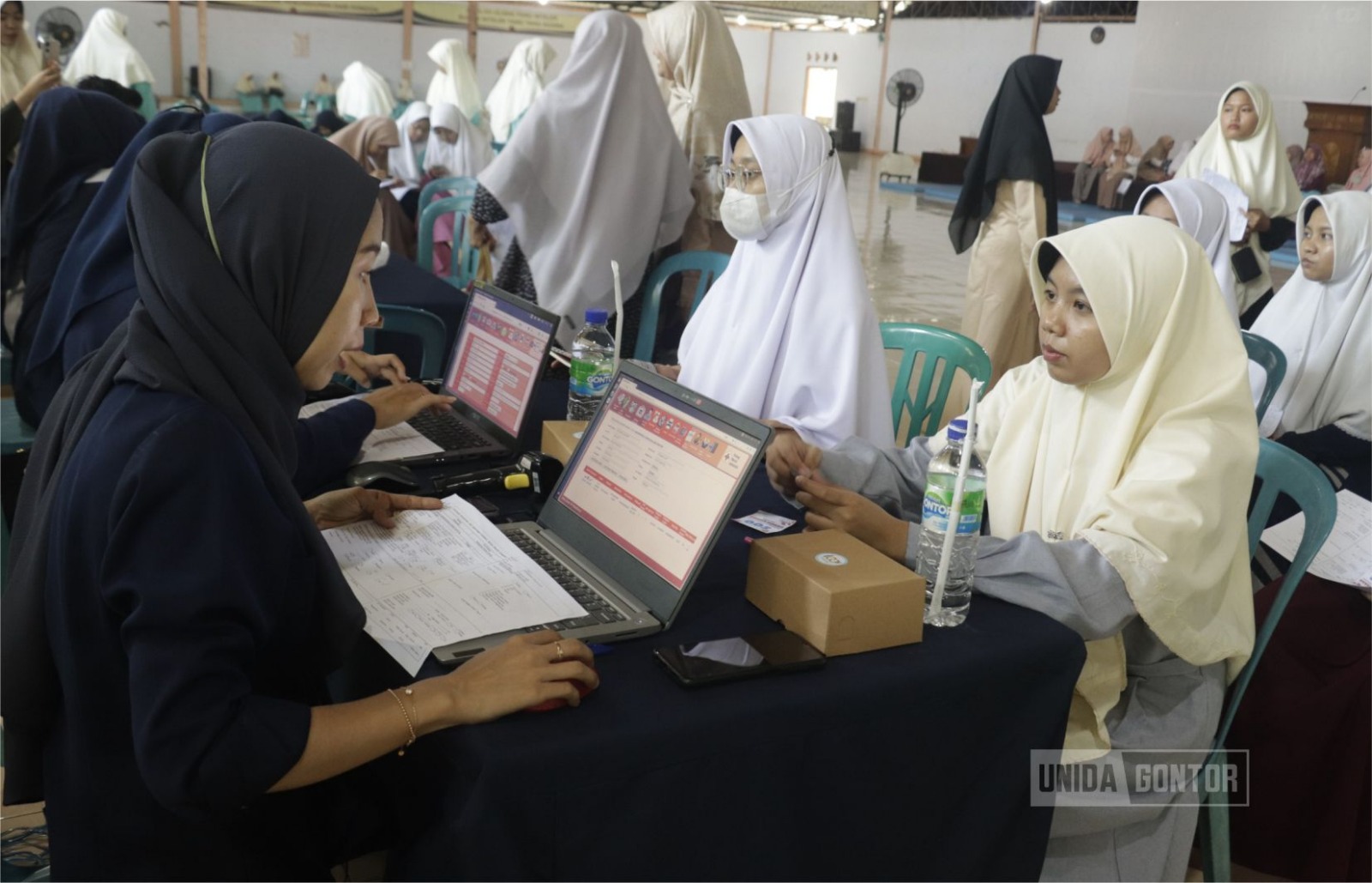 Donor darah UNIDA Gontor Kampus Putri dalam rangka peringatan 100 tahun Pondok Modern Darussalam Gontor.