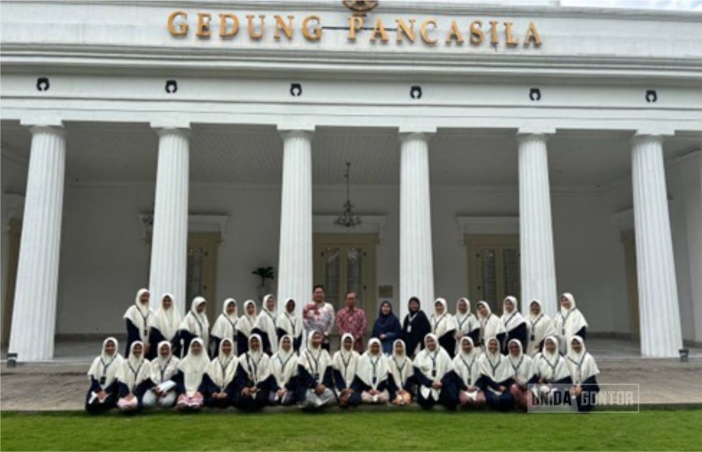 Mahasiswi HI UNIDA Gontor Dalami Diplomasi Publik di Kemenlu RI sebagai Soft Power