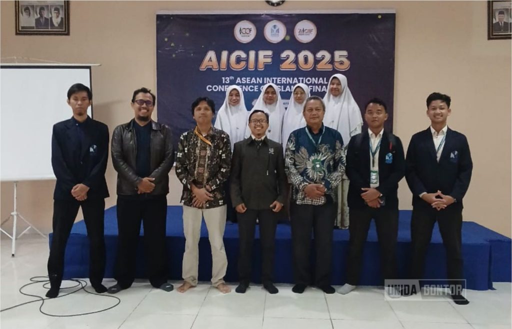 Dua Mahasiswa UNIDA Gontor Bahas Halal hukum dan syariah di AICIF 2025