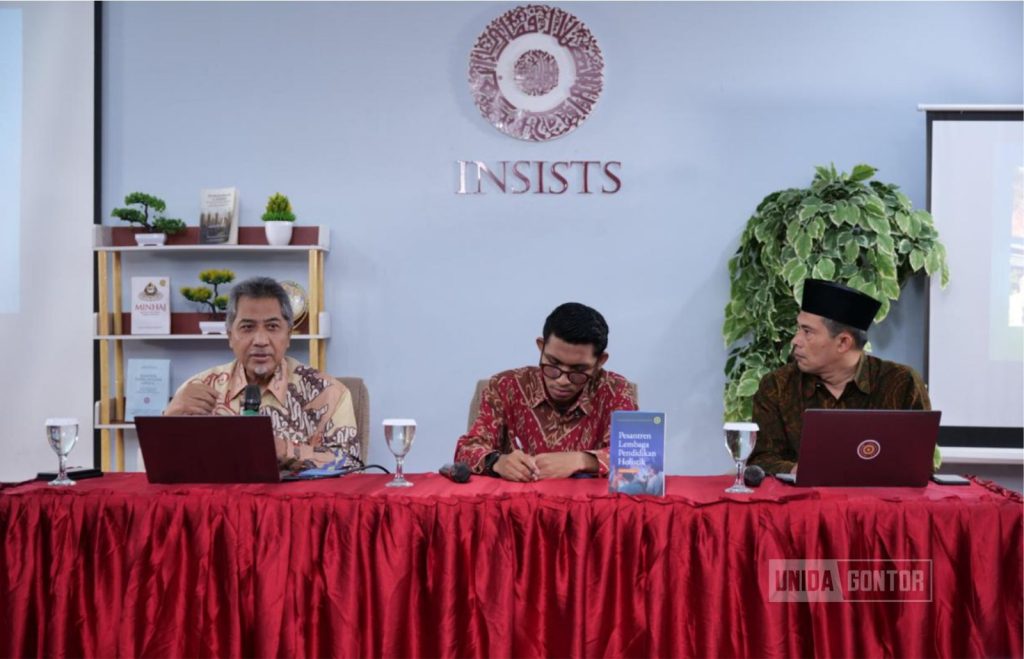 Rektor UNIDA Gontor Bahas Pendidikan Holistik Pesantren di Temu Ilmiah INSISTS