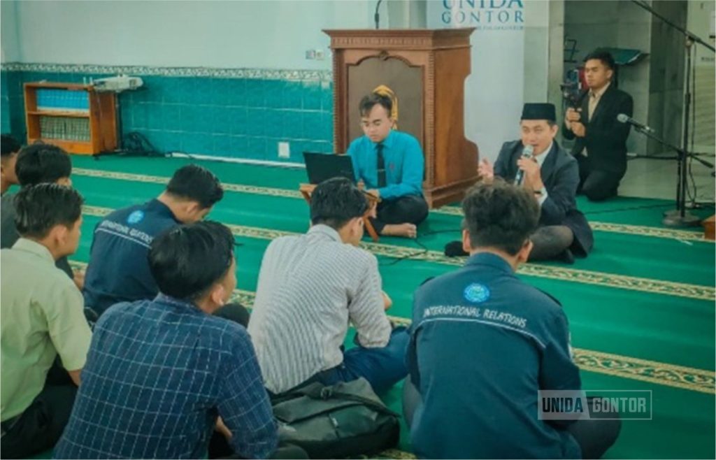 Faith Meets Campus: Humaniora UNIDA Gontor Perkuat Identitas Muslim di Kampus