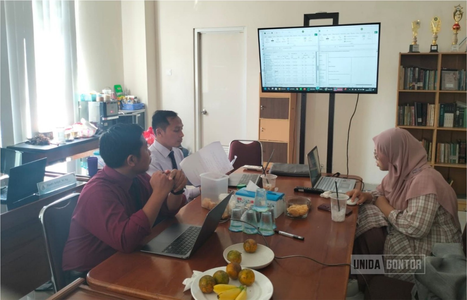 Tim peneliti UNIDA Gontor membahas riset politik Islam berbasis etika spiritual pemikiran Said Nursi.