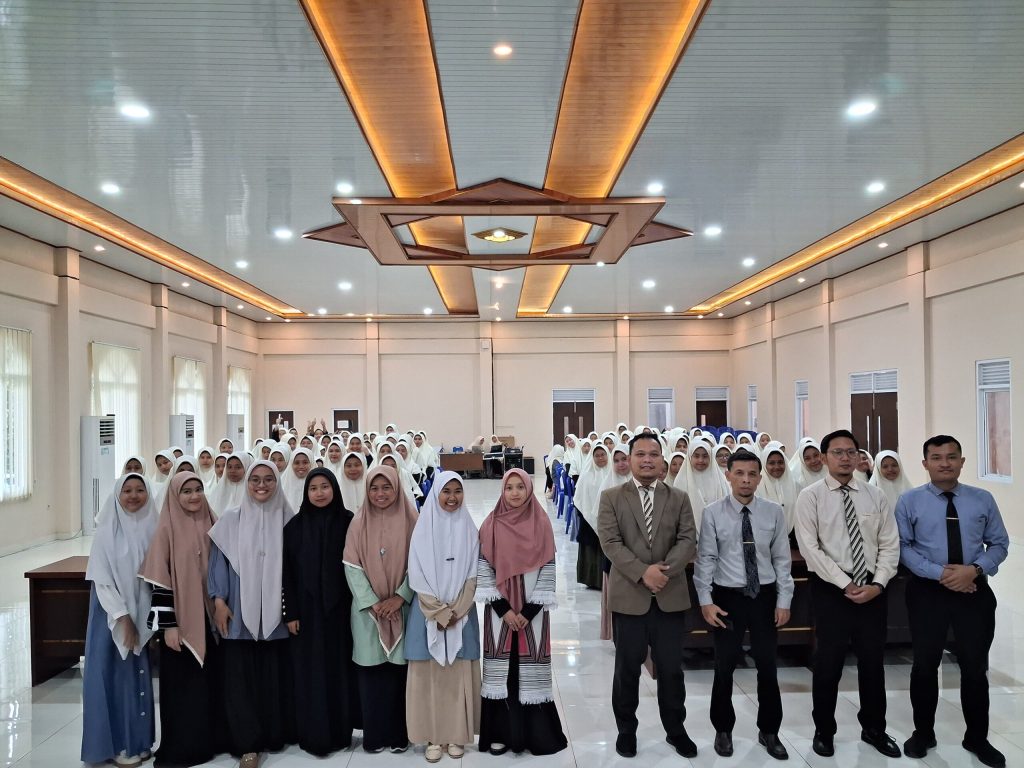 Pelantikan Staf UEC Kelas C Perkuat Edupreneurship Bernilai Ibadah di UNIDA Gontor