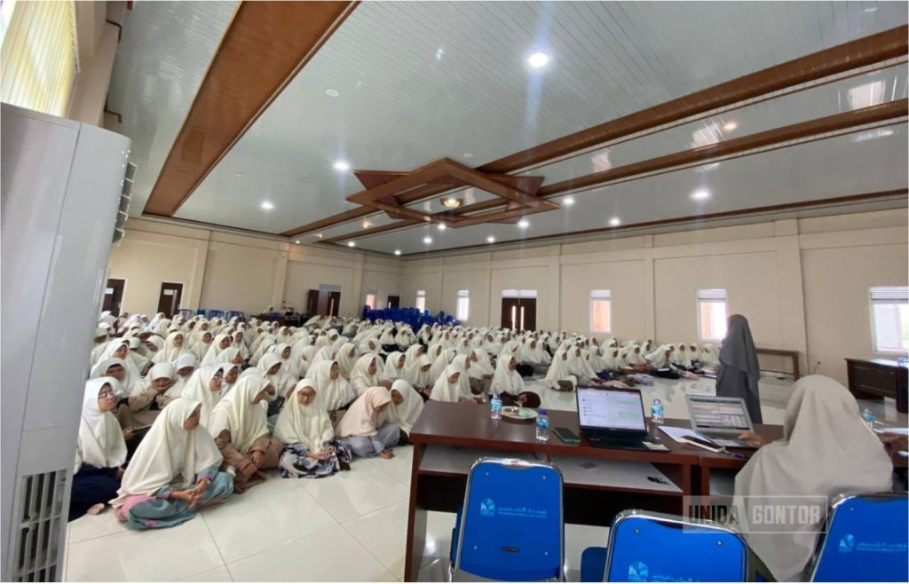 Academic Briefing Farmasi UNIDA Gontor Bekali Kesiapan Perkuliahan Mahasiswi