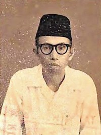 Suasana kajian pendidikan Islam membahas Tafsir Madrasi dan integrasi intelektualisme Minangkabau dalam kurikulum KMI Gontor.
