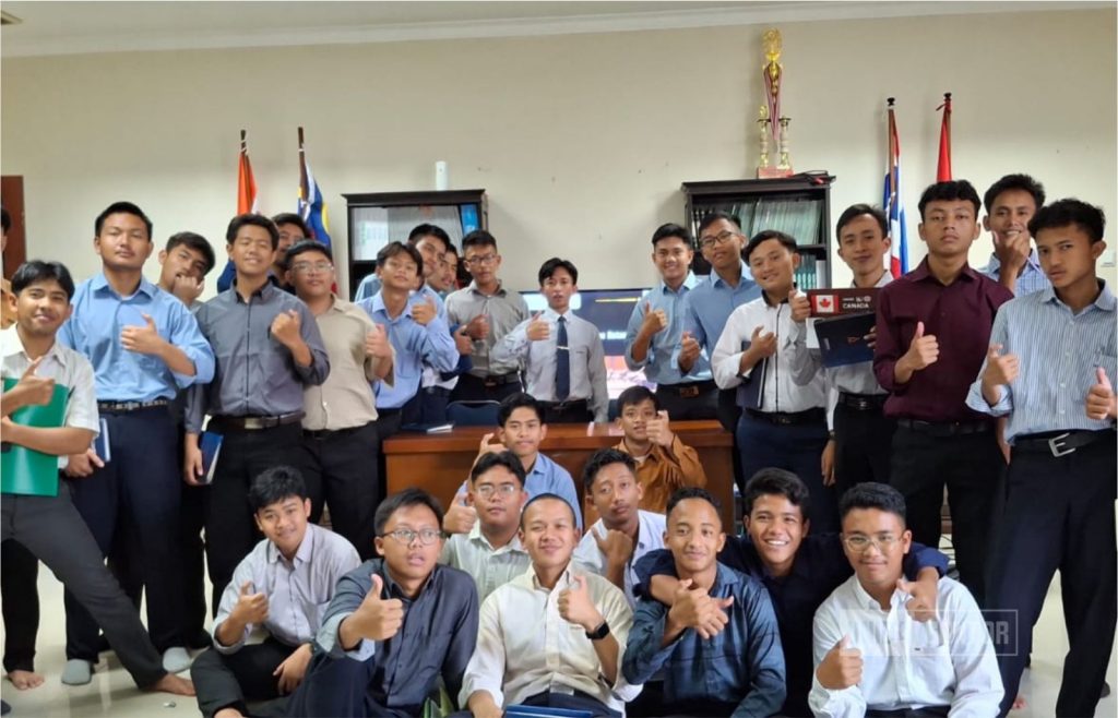 Halaqoh Humaniora UNIDA Gontor Tekankan Mahasiswa Bijak Bermedia Sosial Islami