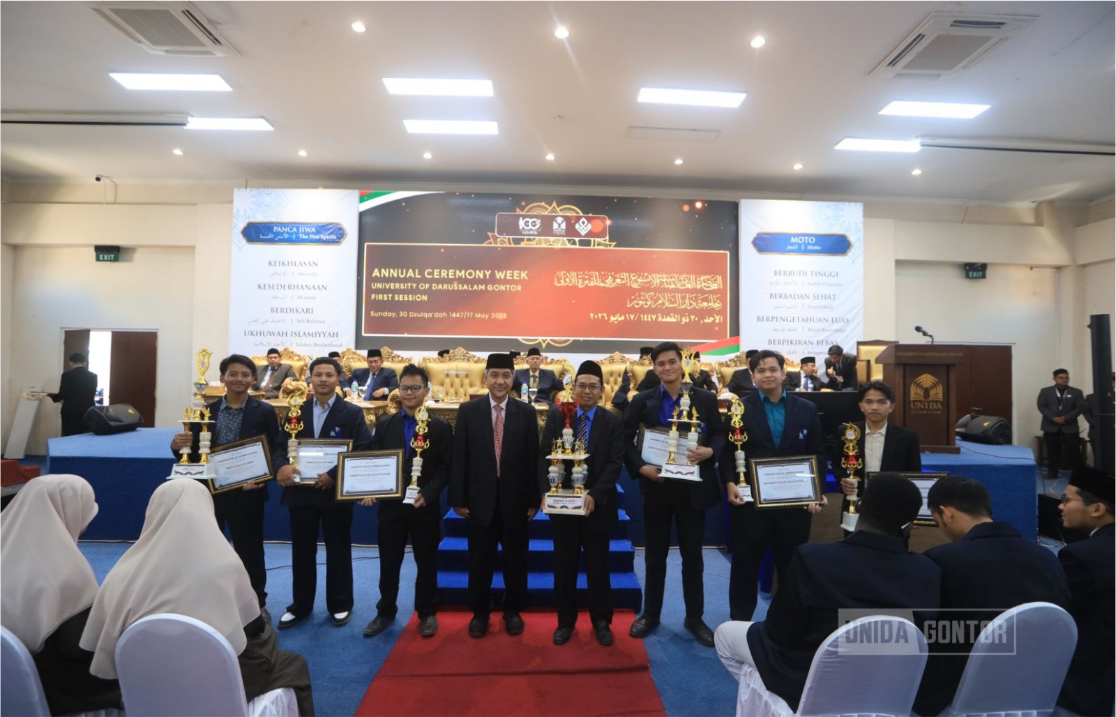 Kuliah Umum Babak I Khutbatul Arsy UNIDA Gontor di Gedung Terpadu bersama pimpinan, dosen, dan mahasiswa
