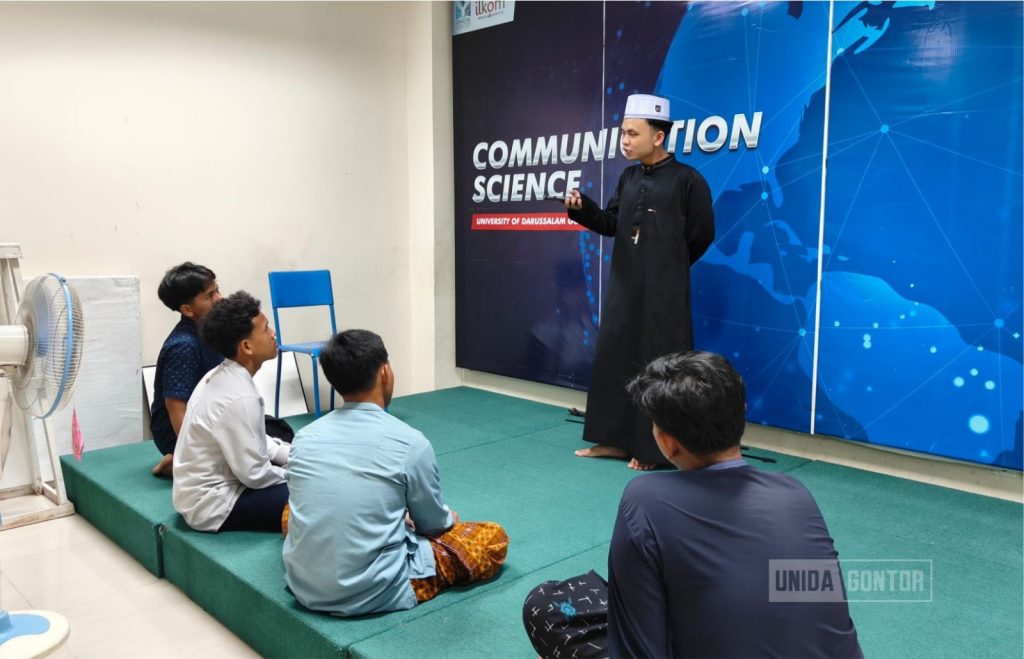 Pelatihan Public Speaking HIMA Ilmu Komunikasi Dukung Penguatan Kompetensi Mahasiswa