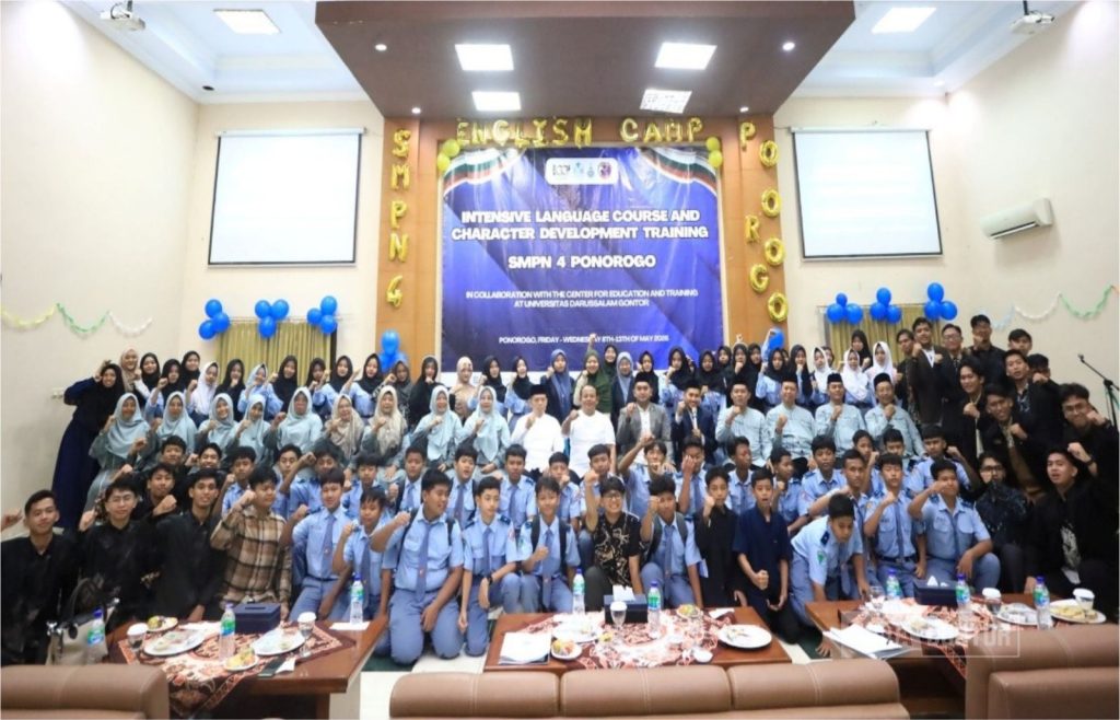 Penutupan Intensive Language Course SMPN 4 Ponorogo di UNIDA Gontor Berlangsung Khidmat