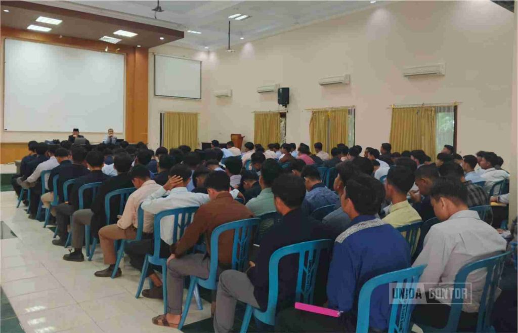 UNIDA Gontor Teguhkan Pendidikan Karakter Melalui Kajian Buku Pekan Perkenalan Khutbatu-l-‘Arsy