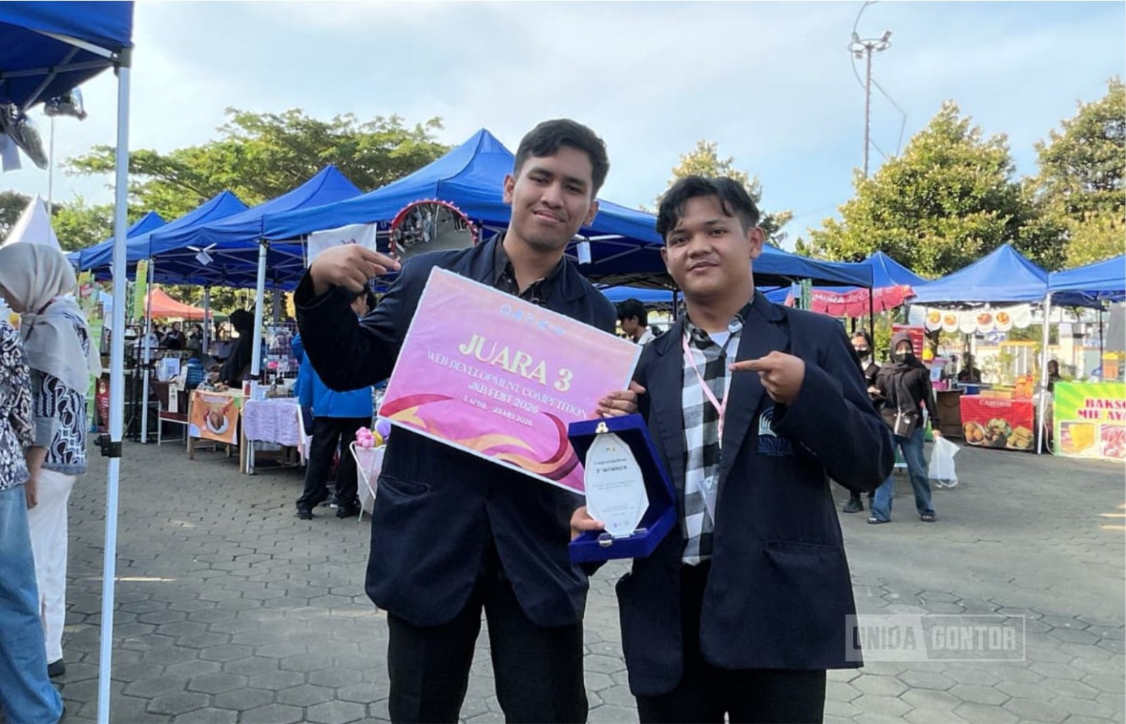 Mahasiswa Teknik Informatika UNIDA Gontor Brucad Al Magribi meraih Juara Tiga kategori Web Development pada JKBFEST Nasional 2026 di Politeknik Negeri Cilacap (PNC).