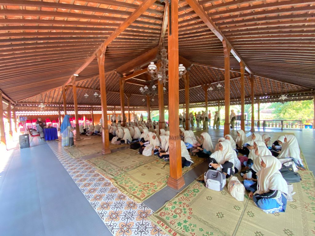 PPLF Farmasi UNIDA Gontor Siapkan Kader Pemimpin Berintegritas dan Kompeten