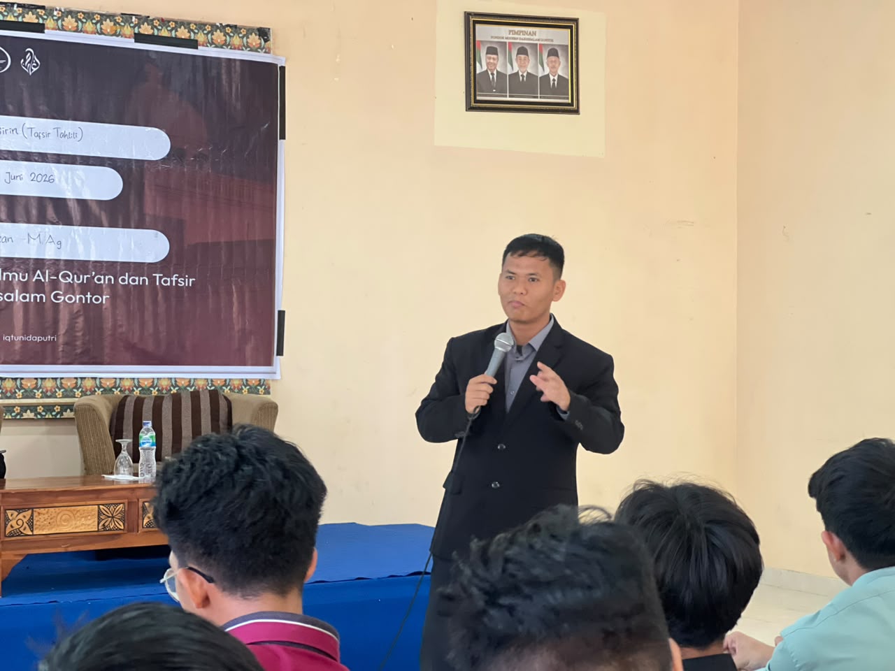 Mahasiswa IQT UNIDA Gontor mengikuti Pelatihan Mufassir di Hall Sirah