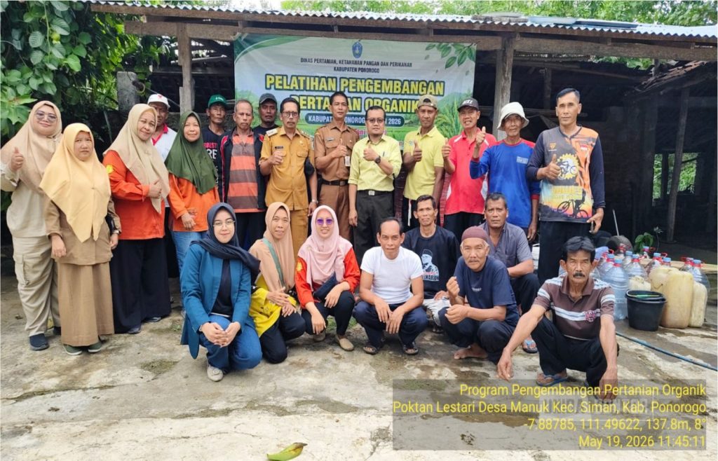 Dosen Agroteknologi UNIDA Gontor Dorong Pertanian Organik melalui Pelatihan Pupuk Organik Cair