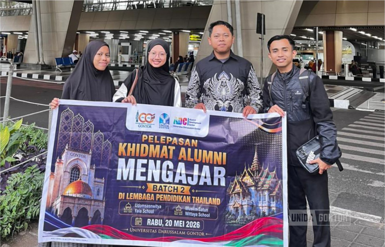 Tiga alumni UNIDA Gontor bersiap mengikuti program mengajar di Thailand melalui kerja sama PSU.