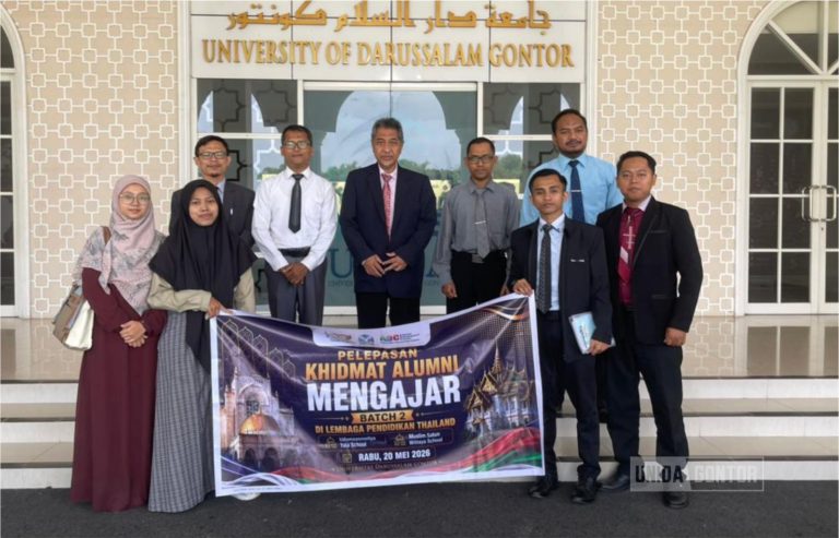 UNIDA Gontor Mengirim Tiga Alumni Mengajar di Thailand melalui Program PSU Internasional