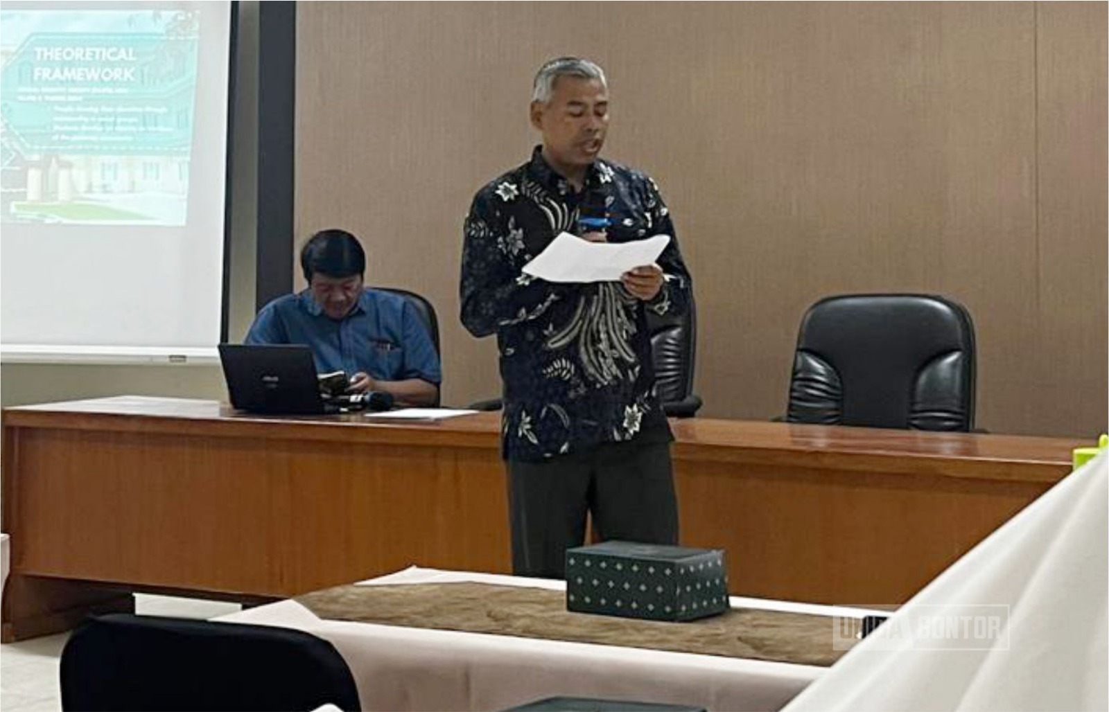Dosen dan mahasiswi Ilmu Komunikasi UNIDA Gontor mempresentasikan riset pada ICA Conference 2026 di UNS Surakarta