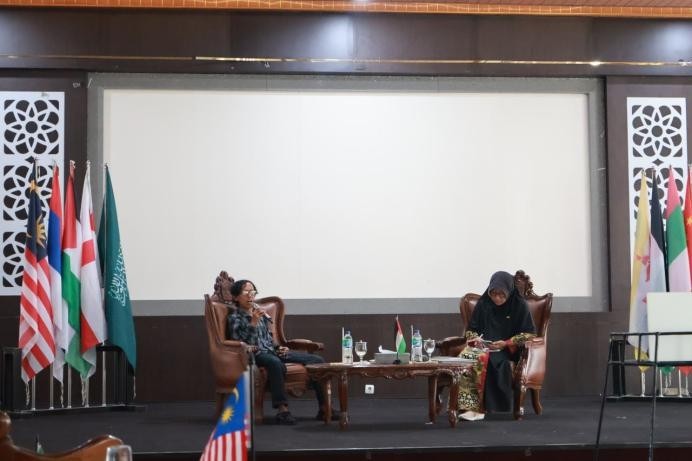 Public Lecture Prodi HI UNIDA Gontor tentang geopolitik, hukum humaniter, dan peran media global