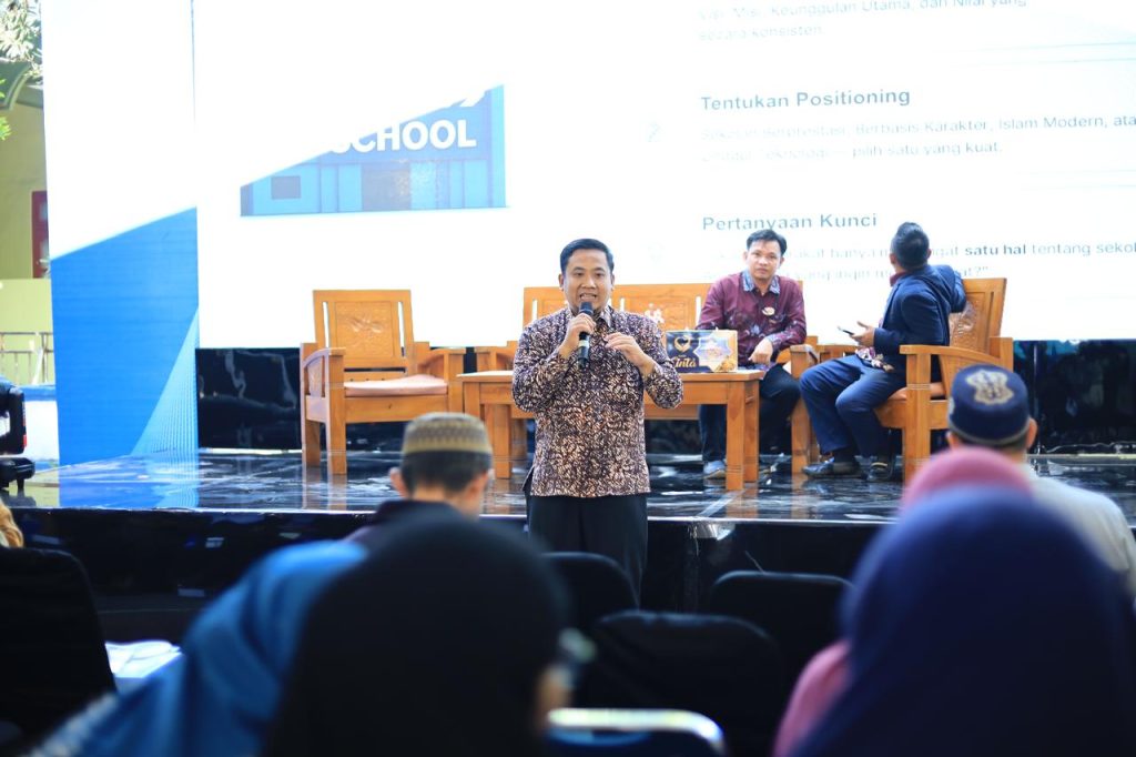 UNIDA Gontor dan Primago Consulting Gelar Seminar Inovatif tentang Branding Sekolah